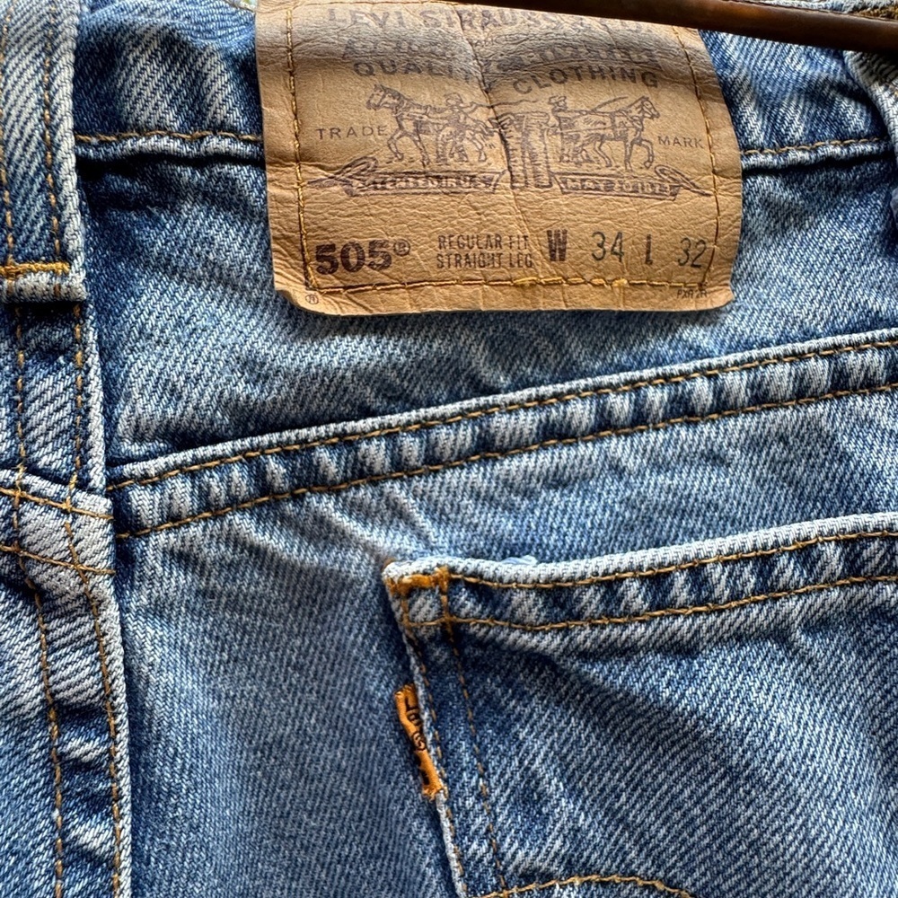 Levi’s 505 Men’s Jeans label 34 x 32 (actual 32” x 30.5”)